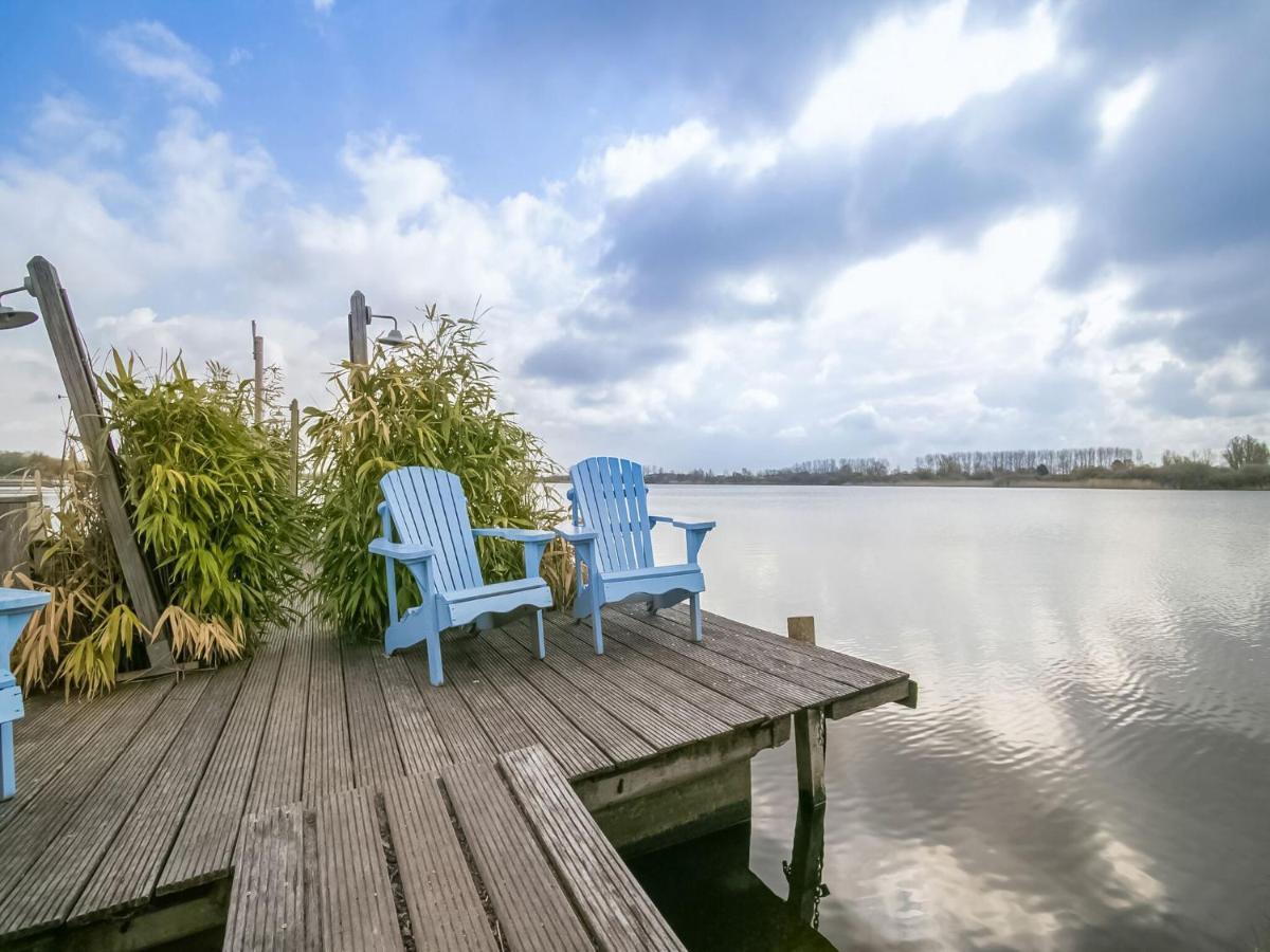 Holiday Home In Noordwijkerhout With Terrace Close To A Lake エクステリア 写真