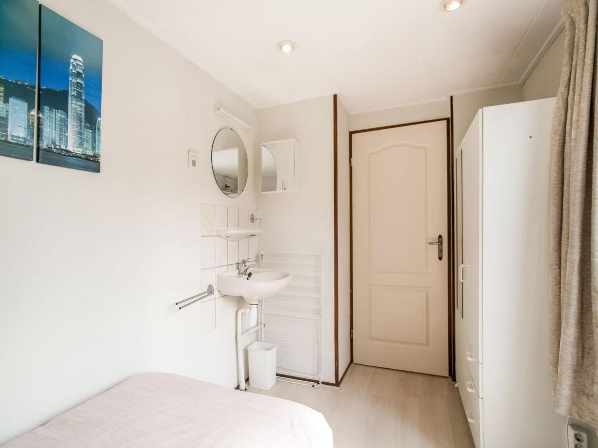 Holiday Home In Noordwijkerhout With Terrace Close To A Lake エクステリア 写真